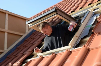 Pose de fenêtres de toit Velux à Pouze